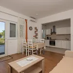 Apartment 1 Bedroom Lovely In