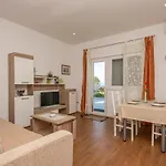 Apartment 1 Bedroom Lovely In *