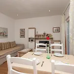 1 Bedroom Lovely In *