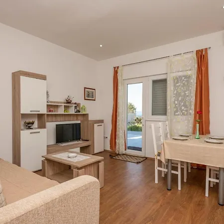Apartman 1 Bedroom Lovely In *