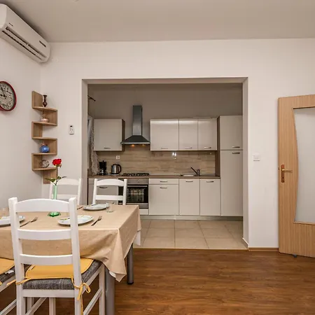 1 Bedroom Lovely In Apartman