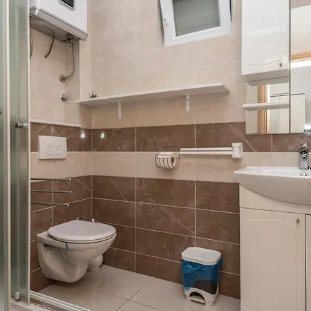 1 Bedroom Lovely In *