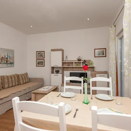 1 Bedroom Lovely In *