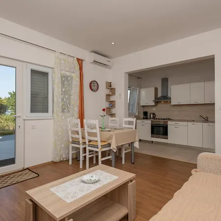 Apartman 1 Bedroom Lovely In
