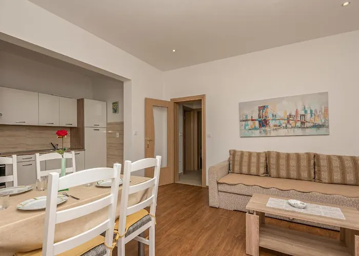 1 Bedroom Awesome In Apartment