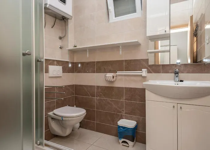 1 Bedroom Awesome In *